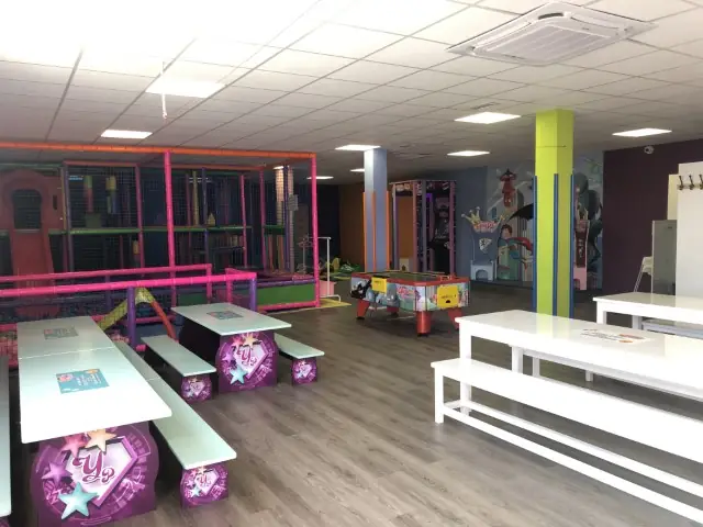 Sala Héroes y Heroínas de Yupiparty en Avenida de Gijón